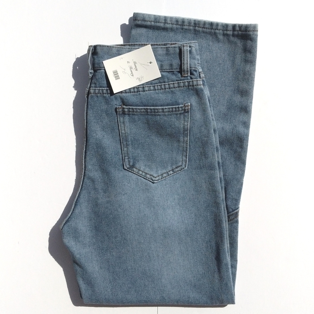 Money & Honey Heart Embroidered Knee Straight Leg Medium Wash High Rise Jeans L
